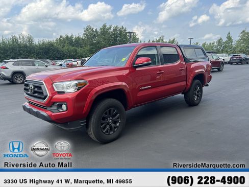 Used 2023 Toyota Tacoma SR5 w/ Technology Package image 3