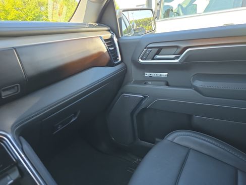 Used 2025 GMC Sierra 1500 Denali AWD/4WD image 36