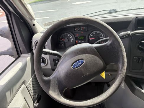 Used 2013 Ford E-150 and Econoline 150 RWD image 11