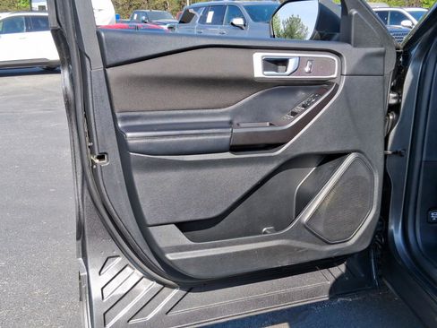 Used 2020 Ford Explorer XLT w/ Class III Trailer Tow Package AWD/4WD image 10