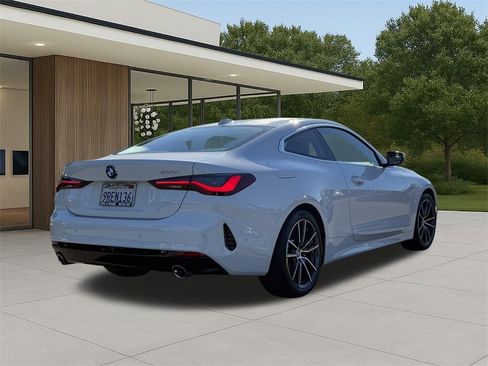 Used 2025 BMW 430i Coupe w/ Premium Package image 7