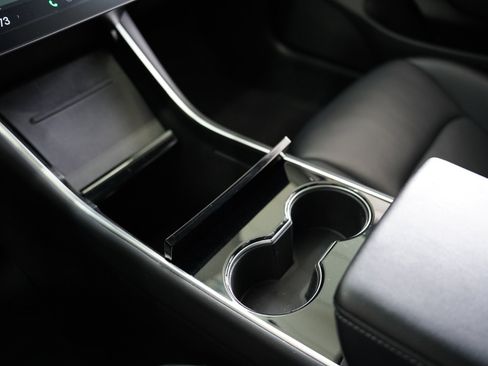 Used 2019 Tesla Model 3 Mid Range image 21