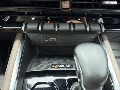 Used 2024 GMC Canyon Denali AWD/4WD image 24