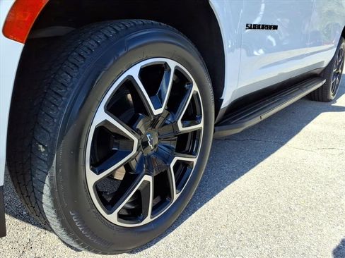 Certified 2022 Chevrolet Suburban RST w/ Sport Performance Package image 10