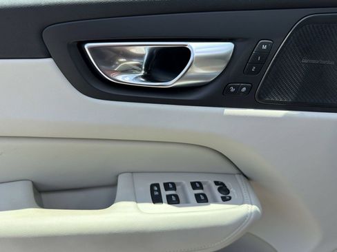 Certified 2024 Volvo XC60 B5 Ultimate w/ Protection Package Premier AWD/4WD image 13