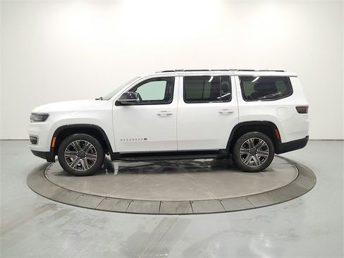 Used 2024 Jeep Wagoneer Series II w/ Flexible Seating Group image 4