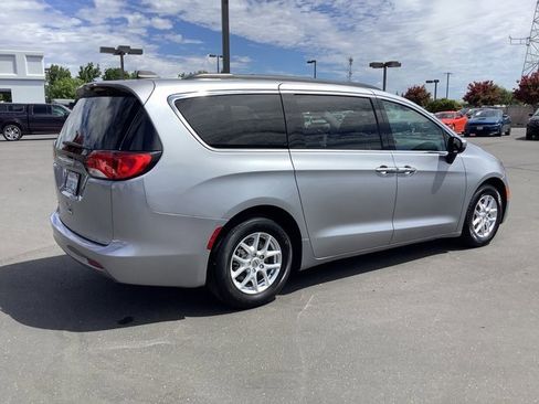 Used 2021 Chrysler Voyager Lxi image 30