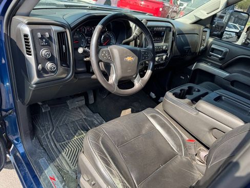 Used 2017 Chevrolet Silverado 1500 LTZ Z71 w/ LTZ Plus Package AWD/4WD image 13