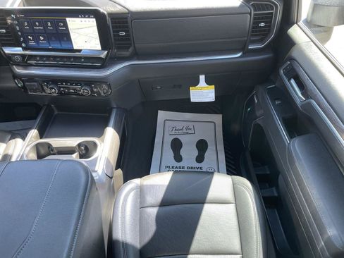 Used 2025 Chevrolet Silverado 3500 LTZ w/ LTZ Texas Edition image 29