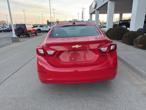 Used 2018 Chevrolet Cruze LS image 6