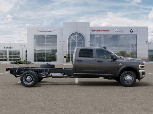 New 2026 RAM 4500 Tradesman w/ Chrome Appearance Group AWD/4WD image 22