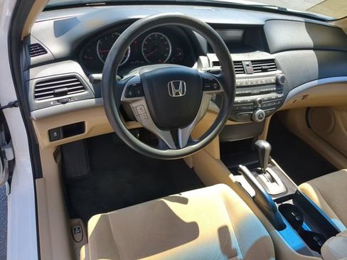 Used 2011 Honda Accord EX image 25