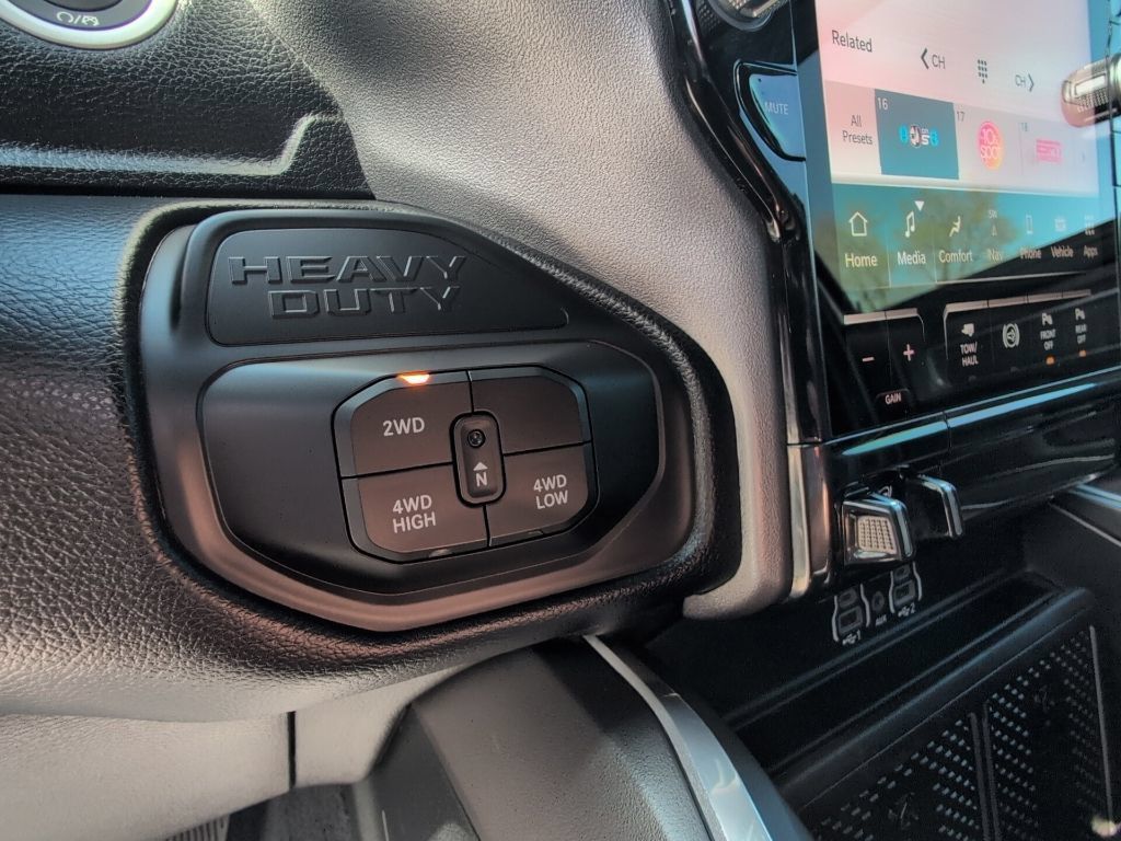 Certified 2025 RAM 3500 Laramie AWD/4WD image 18