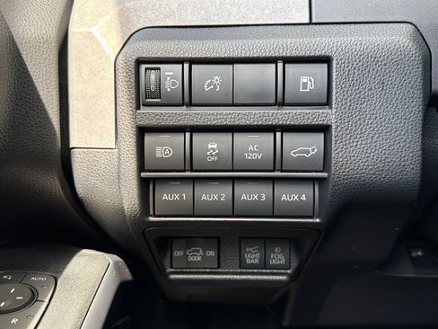 Used 2025 Toyota 4Runner Trailhunter AWD/4WD image 18