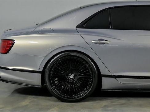 Used 2022 Bentley Flying Spur V8 AWD/4WD image 13