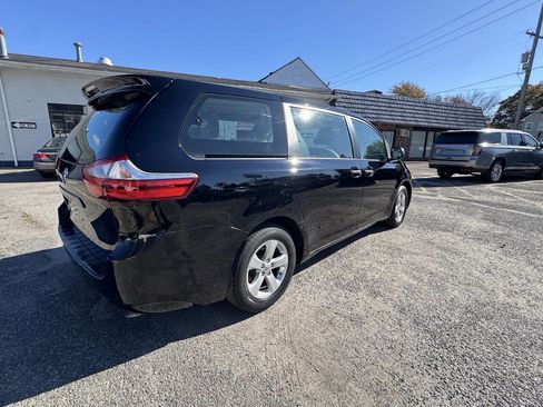 Used 2015 Toyota Sienna L image 7