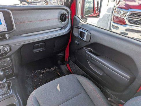 Certified 2025 Jeep Wrangler Unlimited Rubicon AWD/4WD image 18