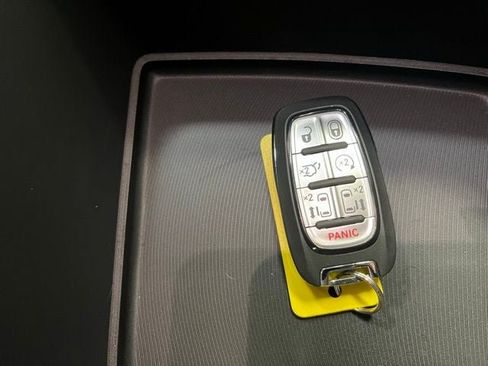 New 2026 Chrysler Pacifica Select FWD image 27