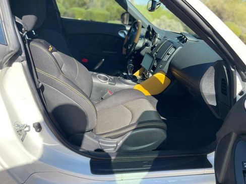 Used 2019 Nissan 370Z Coupe w/ Z34 Heritage Edition - White image 13