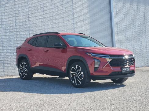 New 2026 Chevrolet Trax RS w/ Driver Confidence Package FWD image 2