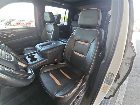 Used 2022 GMC Yukon XL AT4 w/ AT4 Premium Plus Package image 16