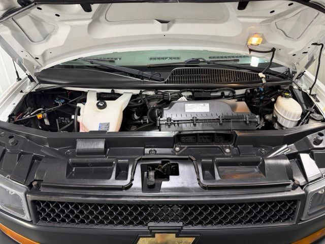 Used 2019 Chevrolet Express 2500 w/ Driver Convenience Package RWD image 20