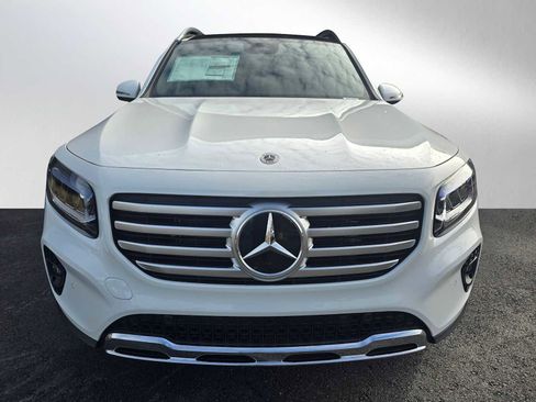 Used 2024 Mercedes-Benz GLB 250 image 2