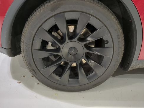 Used 2022 Tesla Model Y Long Range AWD/4WD image 5