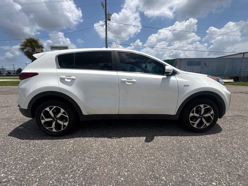 Used 2021 Kia Sportage LX AWD/4WD image 2