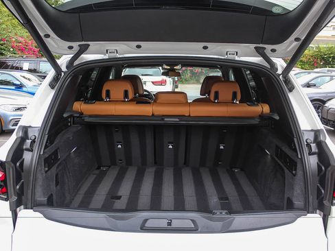 Used 2024 BMW X5 xDrive50e AWD/4WD image 28