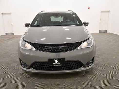 Used 2020 Chrysler Pacifica Touring-L w/ Advanced Safetytec Group AWD/4WD image 11
