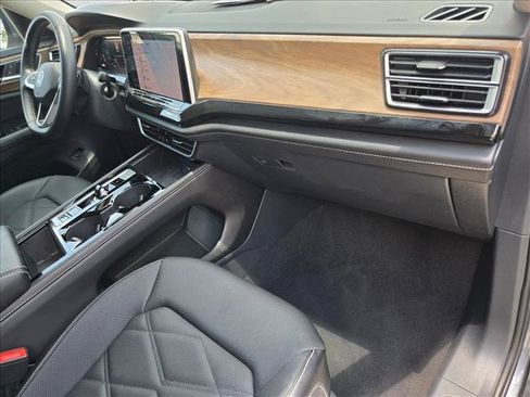 Used 2025 Volkswagen Atlas SE FWD image 22