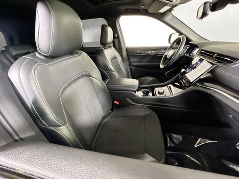 Used 2022 Jeep Grand Cherokee Altitude image 27