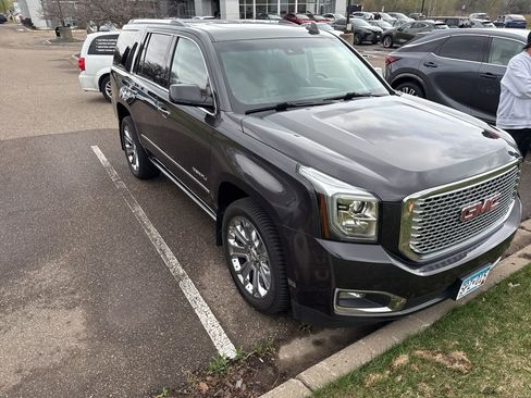Used 2016 GMC Yukon Denali w/ Open Road Package image 3