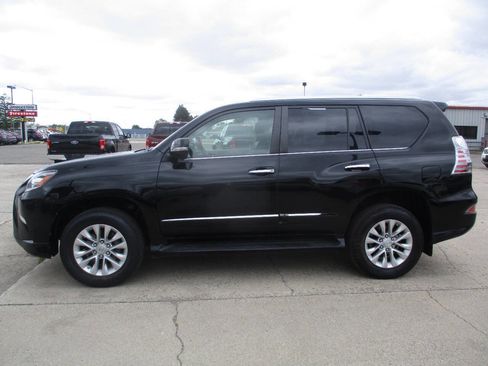 Used 2017 Lexus GX 460 Premium w/ Premium Package AWD/4WD image 3