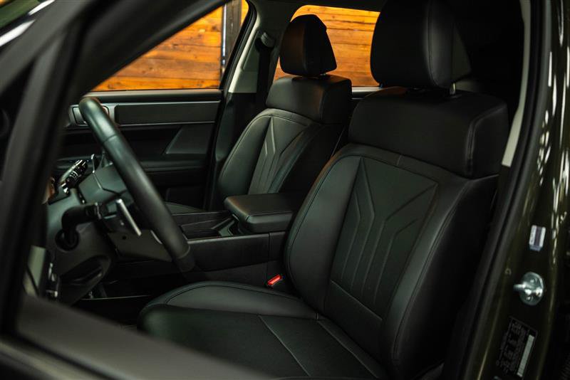 Used 2025 Hyundai Santa Fe SEL FWD image 10