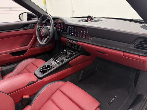 Certified 2025 Porsche 911 Targa 4 GTS AWD/4WD image 23