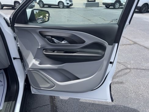 Used 2024 GMC Terrain SLE image 11