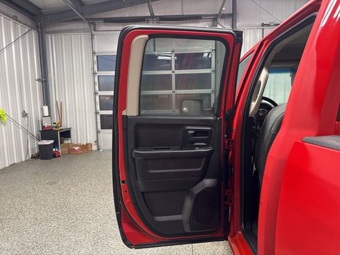 Used 2019 RAM 1500 Express w/ Express Value Package image 15