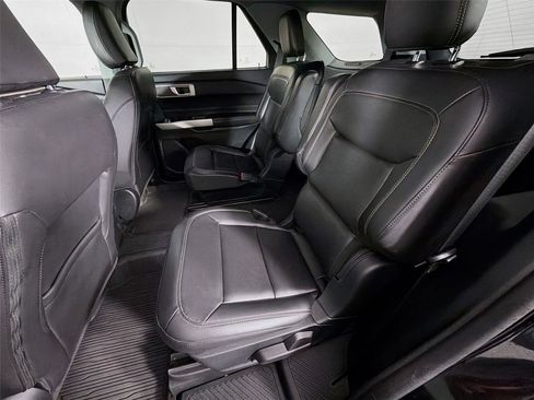 Used 2022 Ford Explorer XLT w/ Equipment Group 202A image 21
