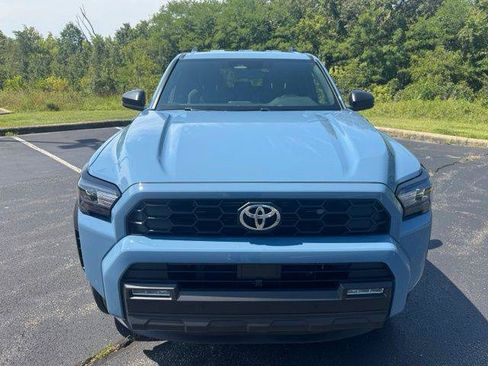 Certified 2025 Toyota 4Runner TRD Off-Road AWD/4WD image 8