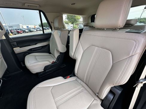 Used 2022 Ford Expedition Limited AWD/4WD image 31