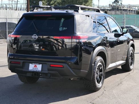Used 2025 Nissan Pathfinder Rock Creek image 4