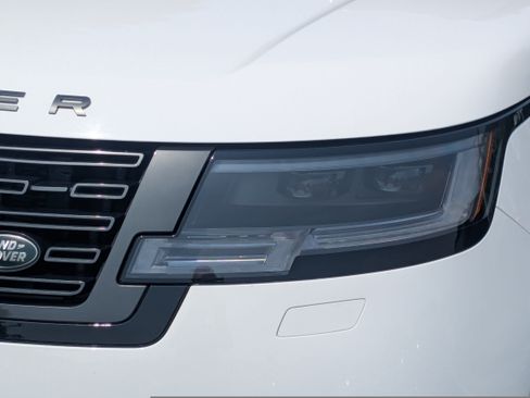 Used 2024 Land Rover Range Rover SE AWD/4WD image 9