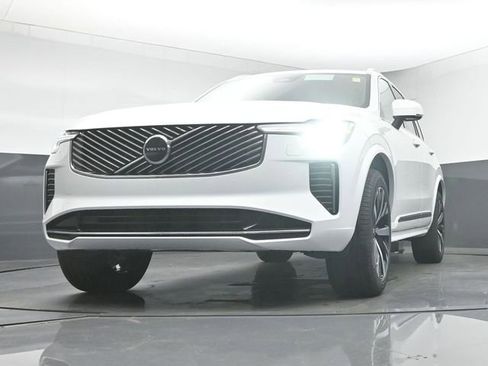 New 2026 Volvo XC90 B6 Core w/ Protection Package Premier image 38