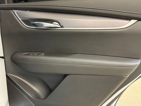 Used 2024 Cadillac XT6 Luxury w/ LPO, Floor Liner Package FWD image 30