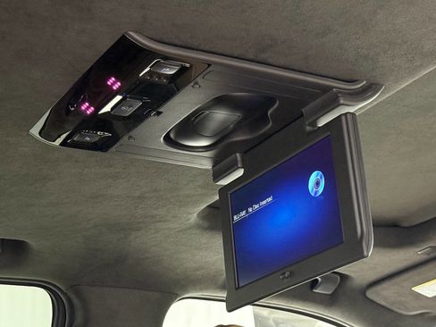 Used 2019 Cadillac Escalade ESV Platinum image 28