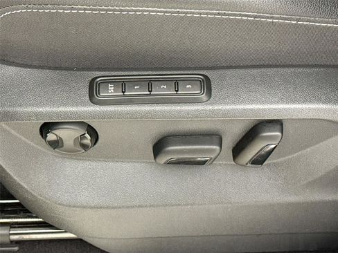 Used 2024 Volkswagen Atlas SEL Premium R-Line image 23