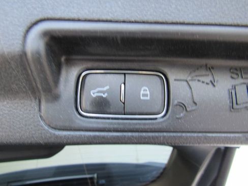 Used 2021 Ford Explorer XLT w/ Equipment Group 202A image 28