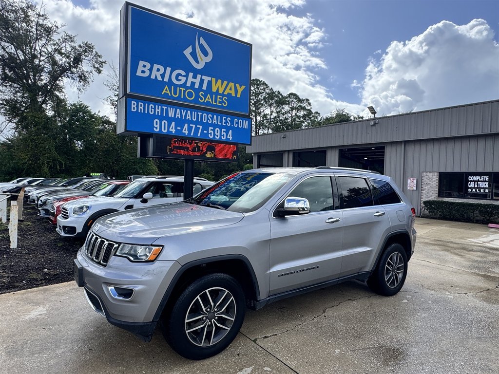 Used 2019 Jeep Grand Cherokee Limited AWD/4WD image 1